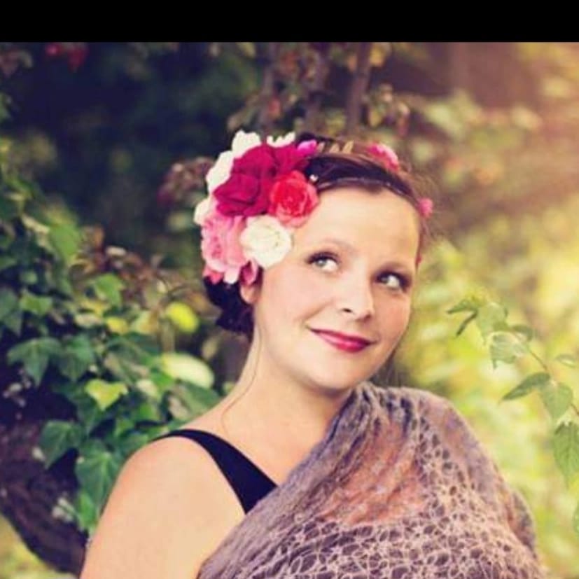 Gaelle les sons du bien être sonothérapeute soins holistiques massages bien être Centre Holista